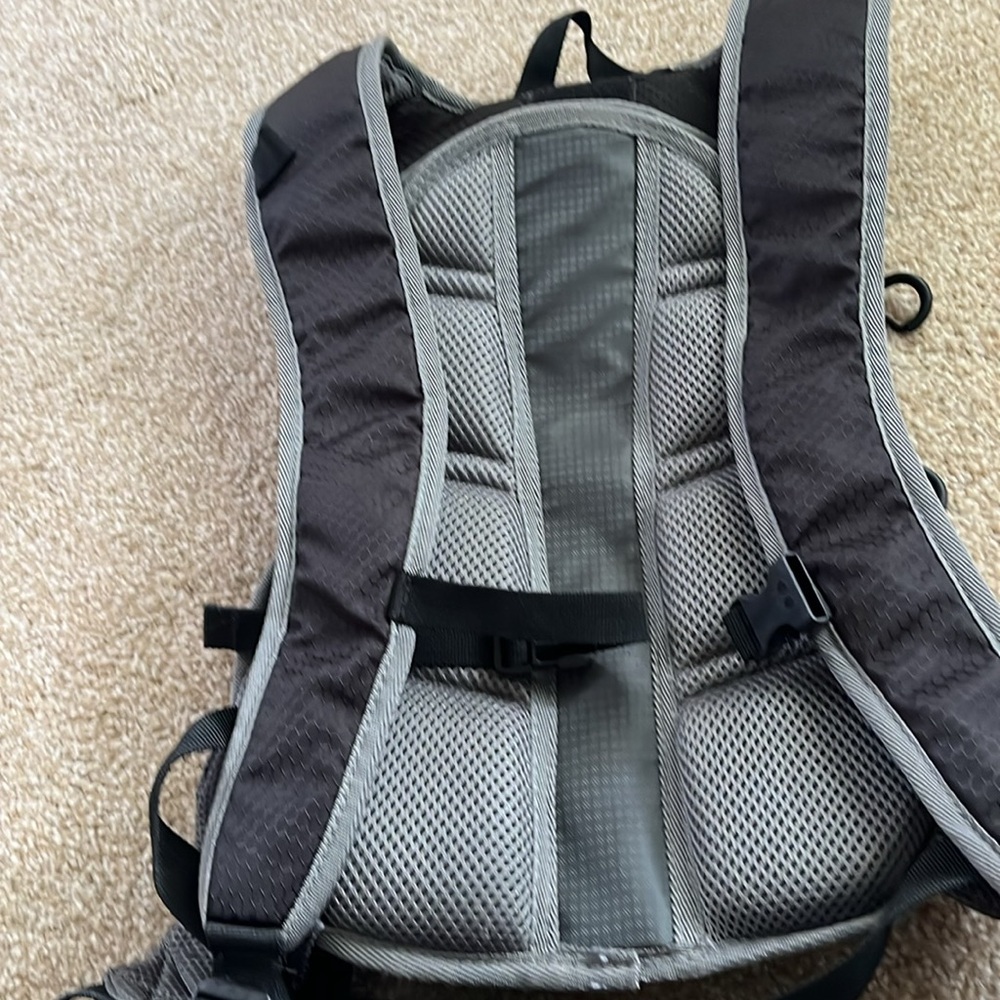 Quest Backpack - Picture 4 of 4
